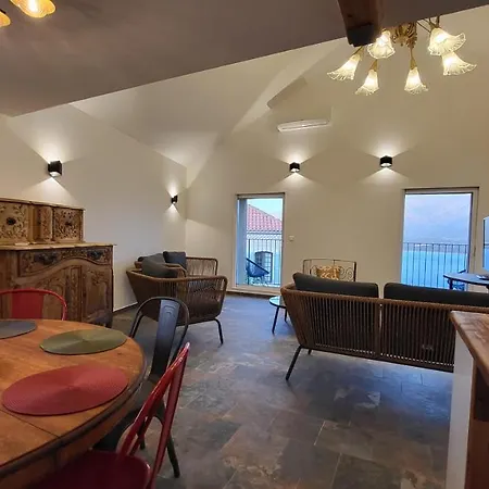 Entre Ciel Et Dans La Citadelle